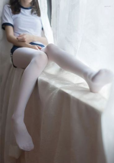 国产寡妇树林野战在线播放_高清高清视频观看