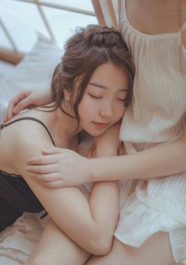 欧美明星格子大衣街拍_BD韩语高清电影在线