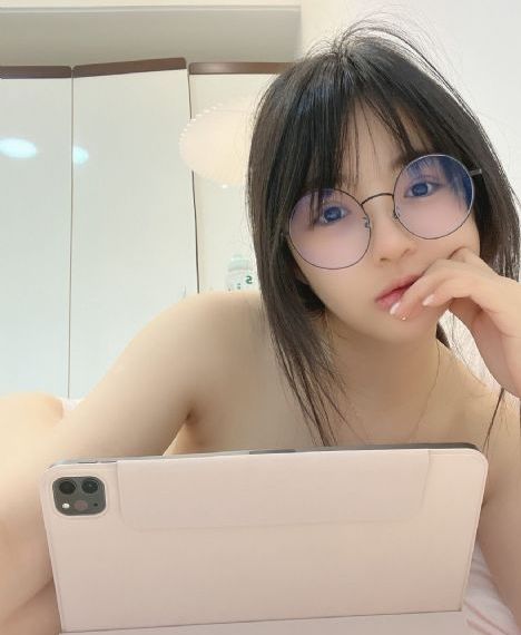 国产假体品牌_青苹果乐园免费高清观看